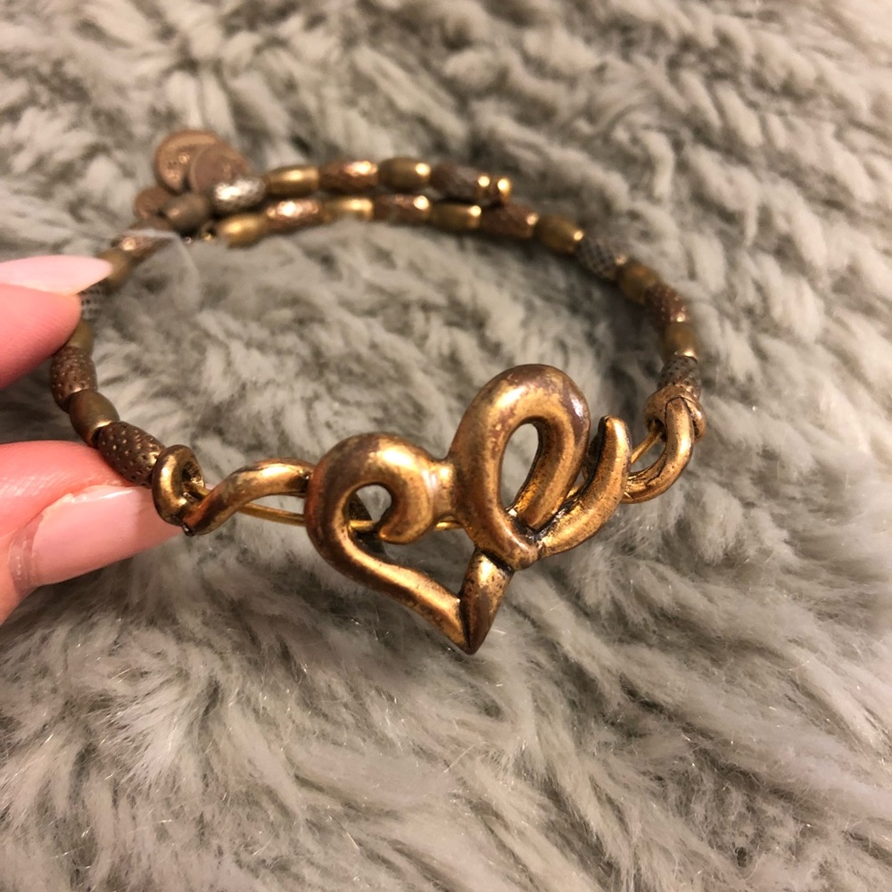 🌸Alex & Ani gold heart bracelet